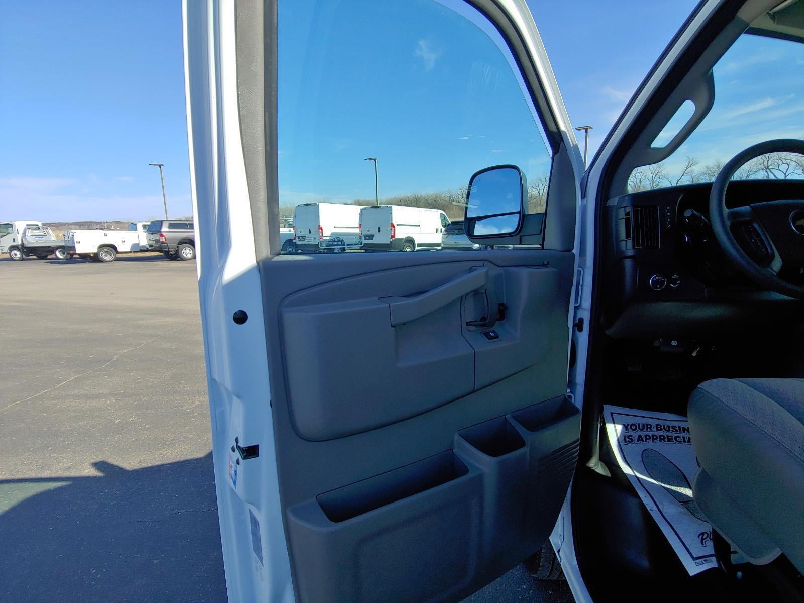 2025 Chevrolet Express Cargo 2500 WT