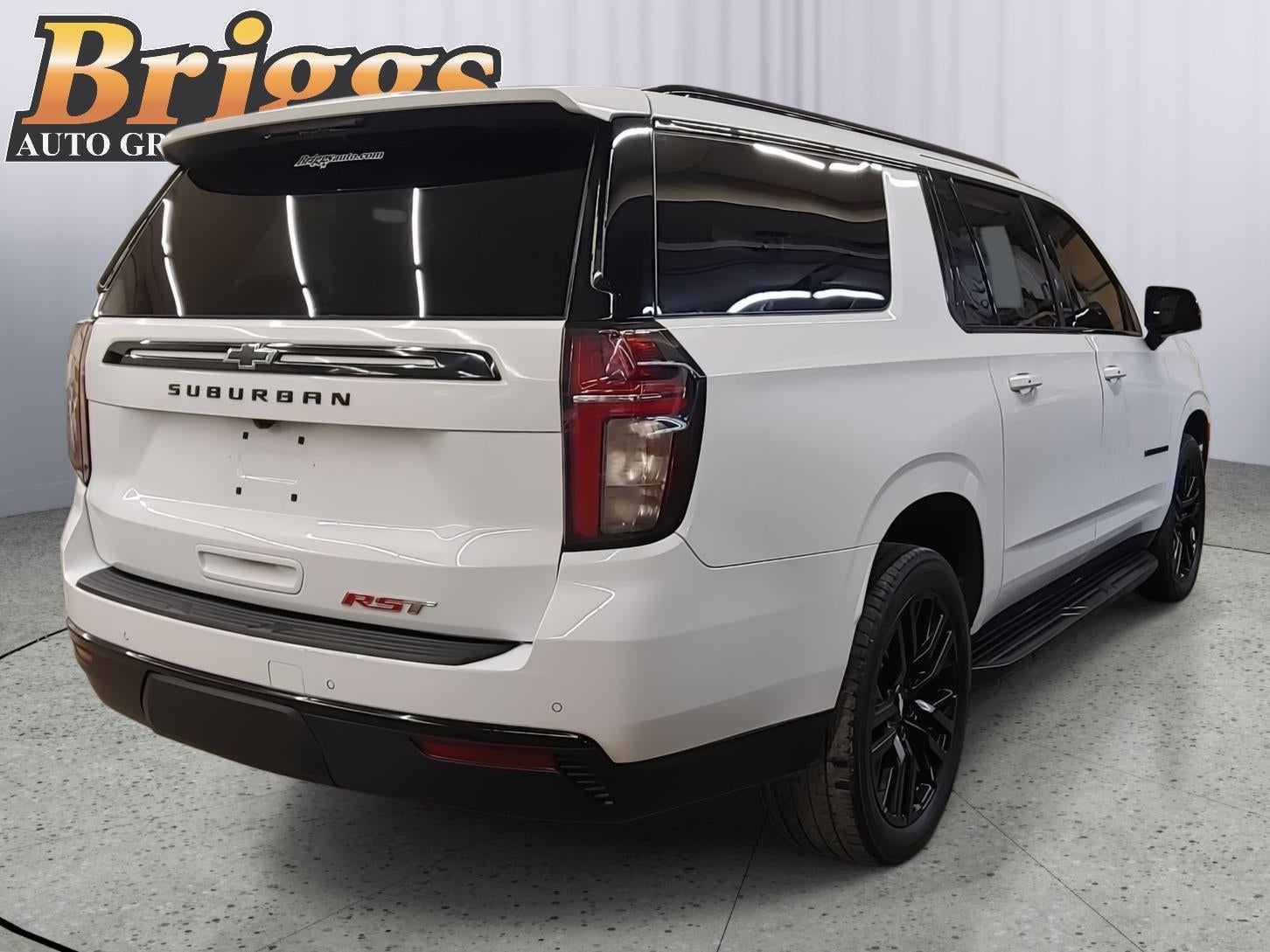 2023 Chevrolet Suburban RST