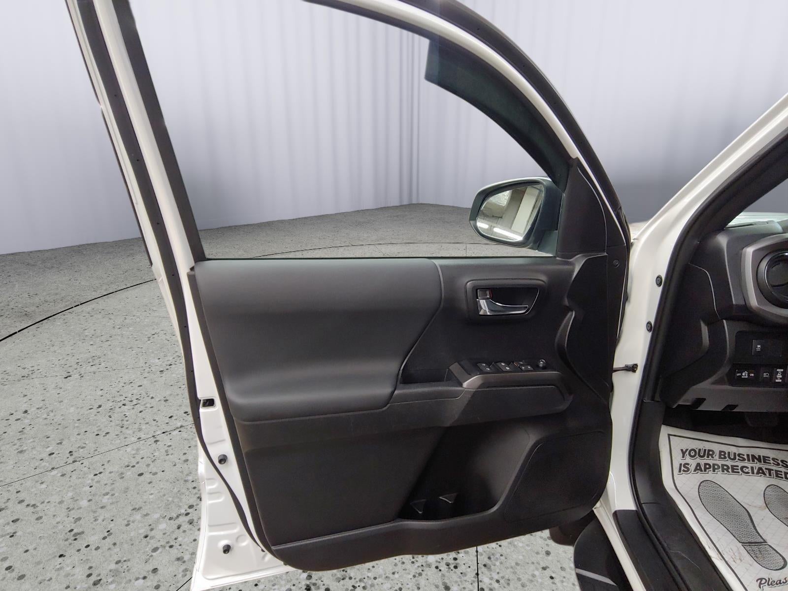 2022 Toyota Tacoma 2WD SR5