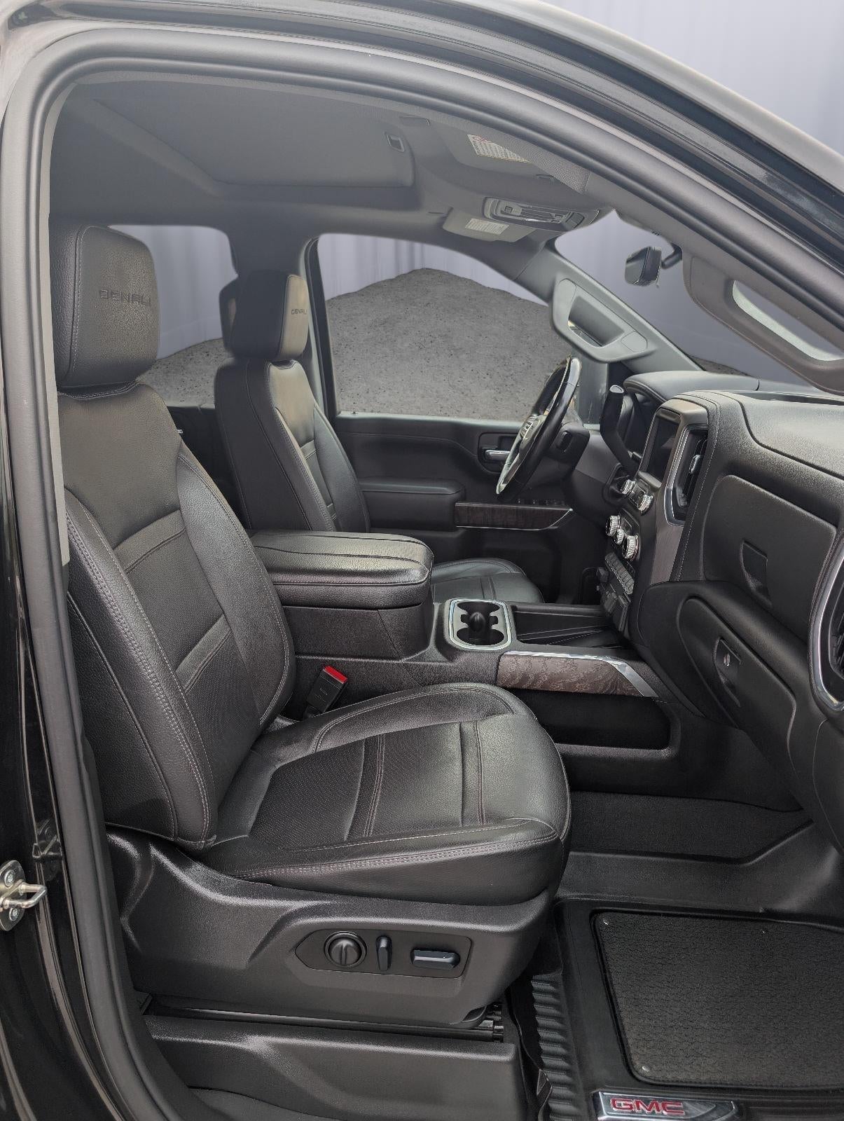 2023 GMC Sierra 2500HD 4WD Crew Cab Standard Bed Denali