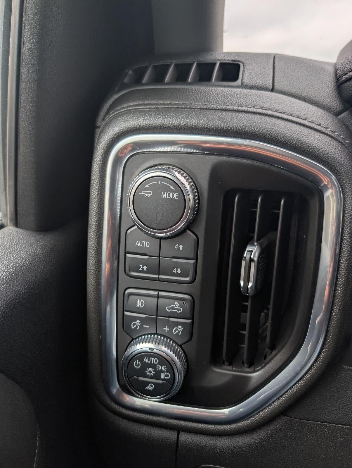 2023 GMC Sierra 2500HD 4WD Crew Cab Standard Bed Denali