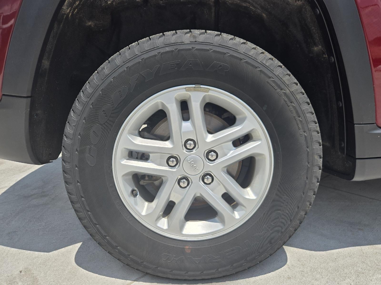 2023 Jeep Grand Cherokee Laredo 4x4