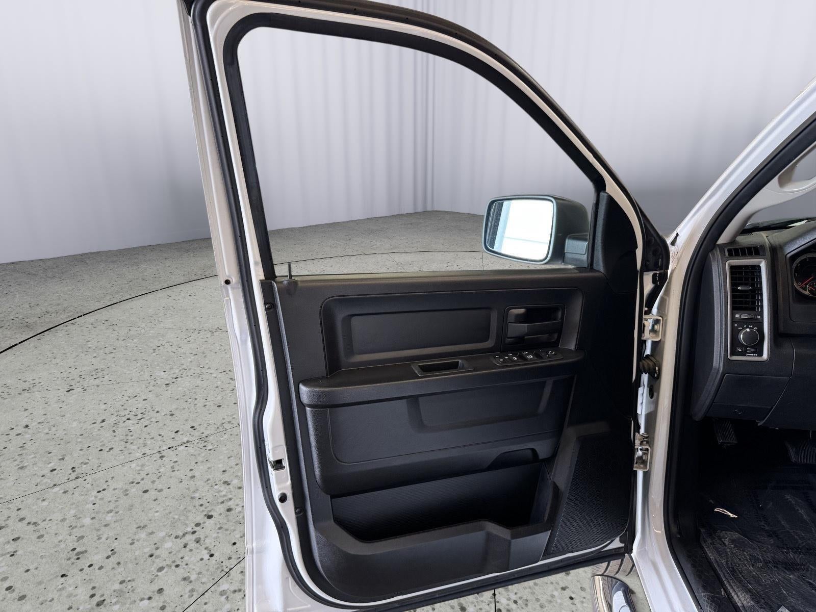 2021 RAM 1500 Classic Tradesman Quad Cab 4x2 6'4' Box