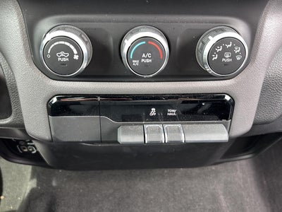 2022 RAM 1500 Big Horn Crew Cab 4x4 5'7' Box