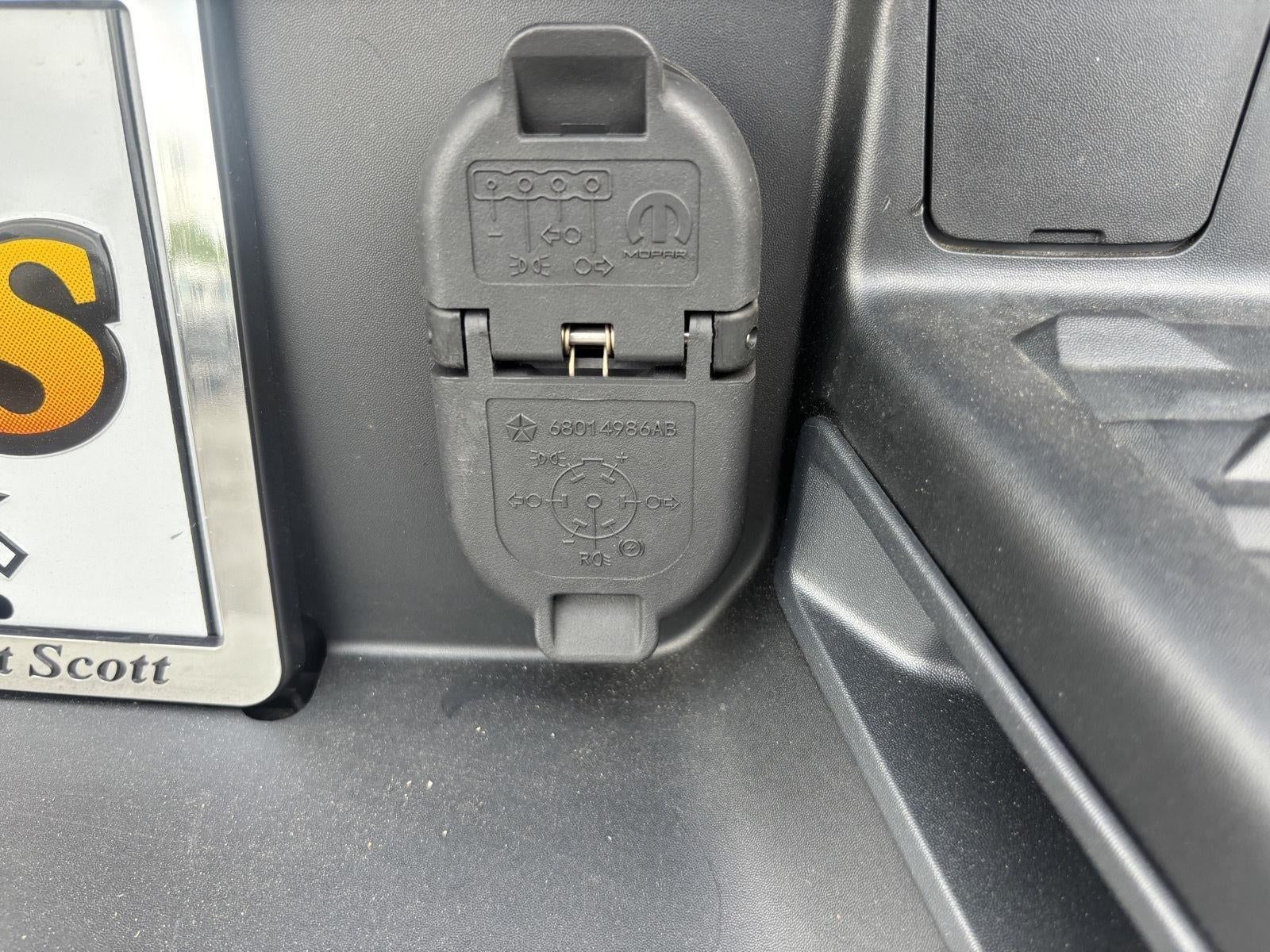 2021 RAM 1500 Laramie Crew Cab 4x4 5'7' Box