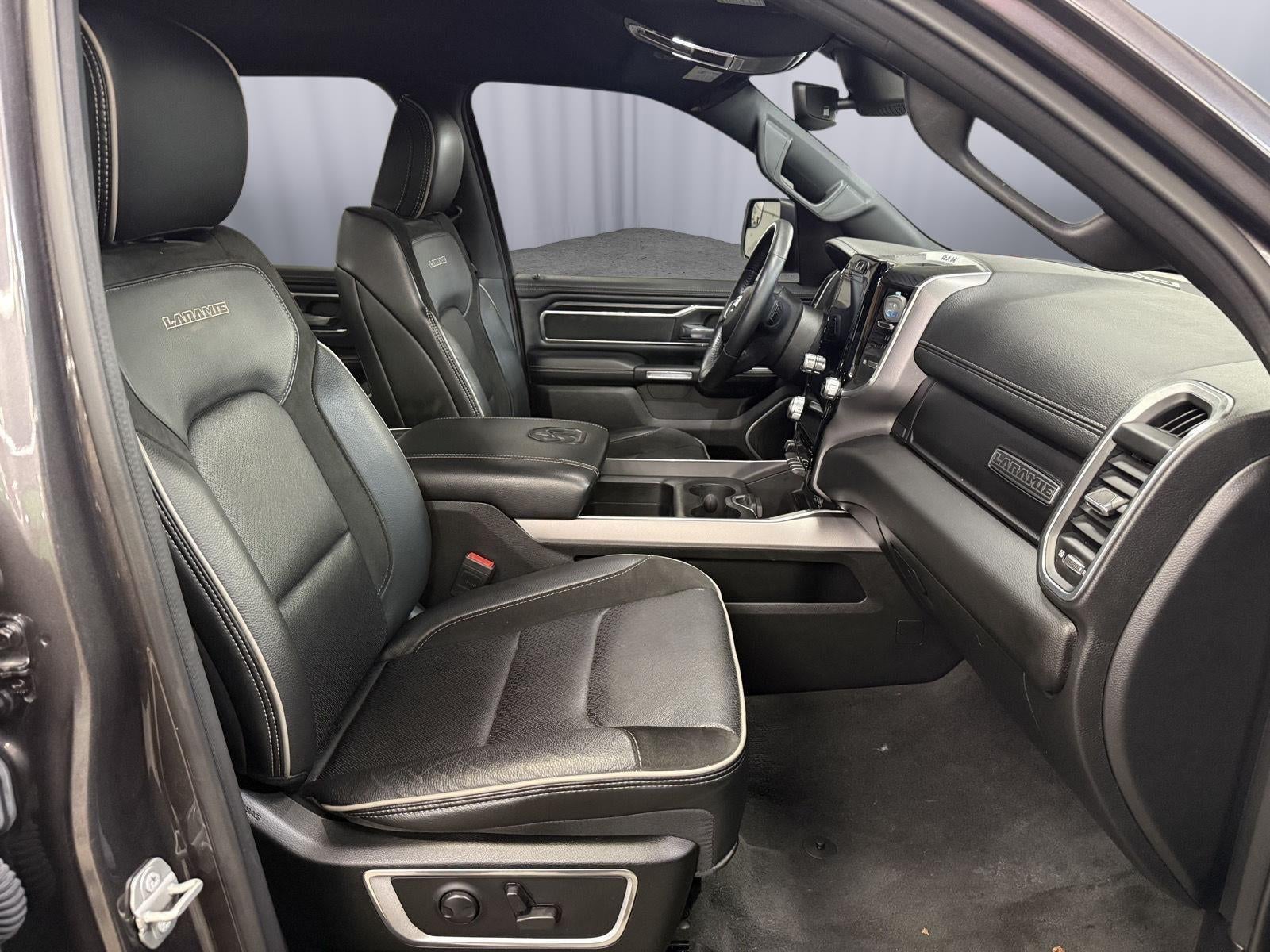 2023 RAM 1500 Laramie Crew Cab 4x4 5'7' Box