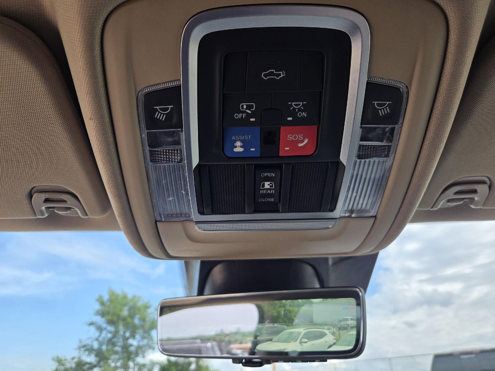 2021 RAM 1500 Laramie Crew Cab 4x4 5'7' Box