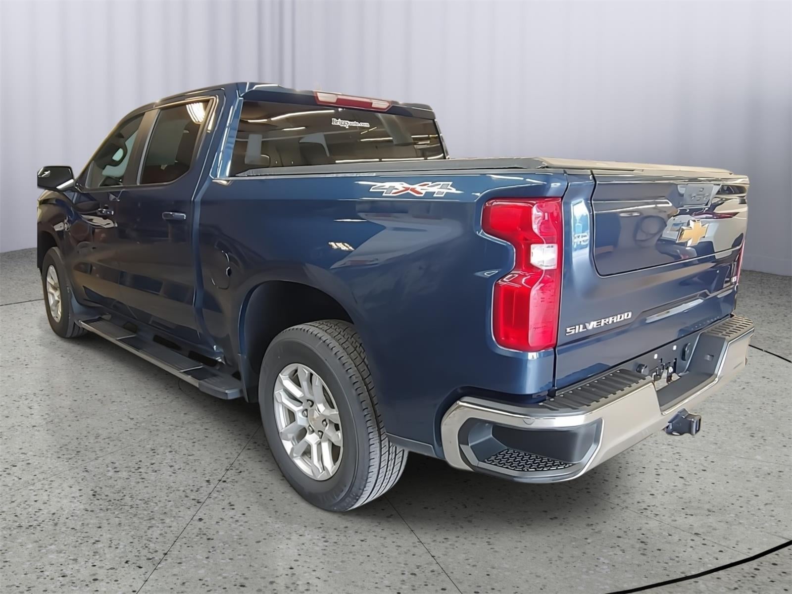 2023 Chevrolet Silverado 1500 4WD Crew Cab Standard Bed LT