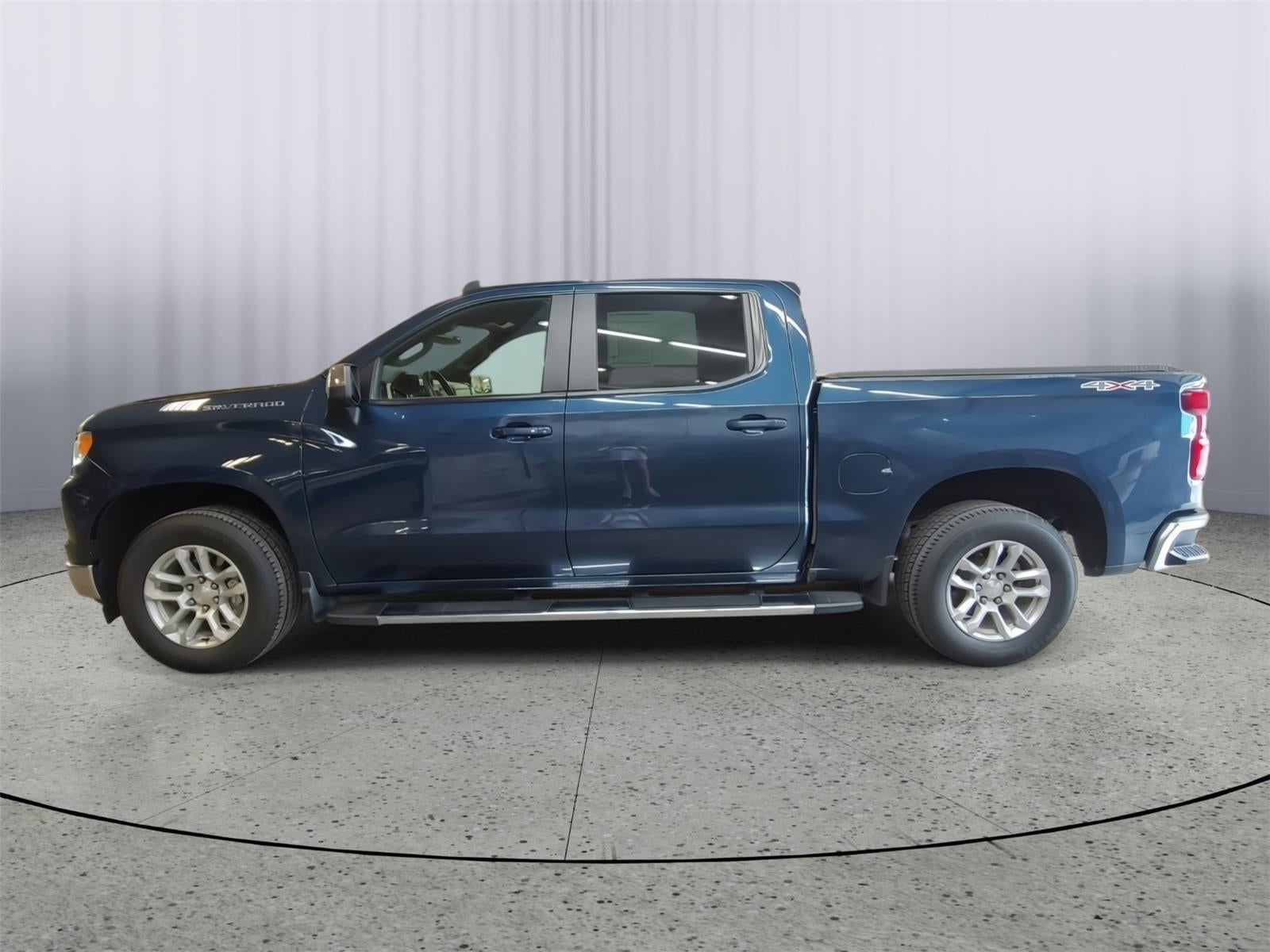 2023 Chevrolet Silverado 1500 4WD Crew Cab Standard Bed LT