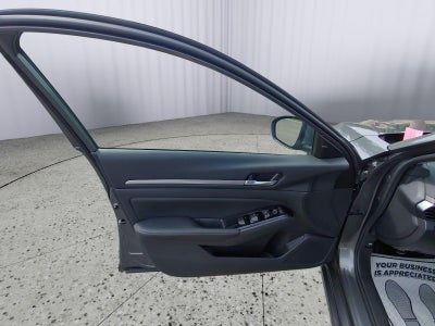 2023 Nissan Altima SV FWD
