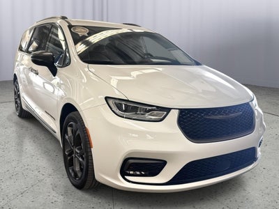 2024 Chrysler Pacifica Touring L AWD