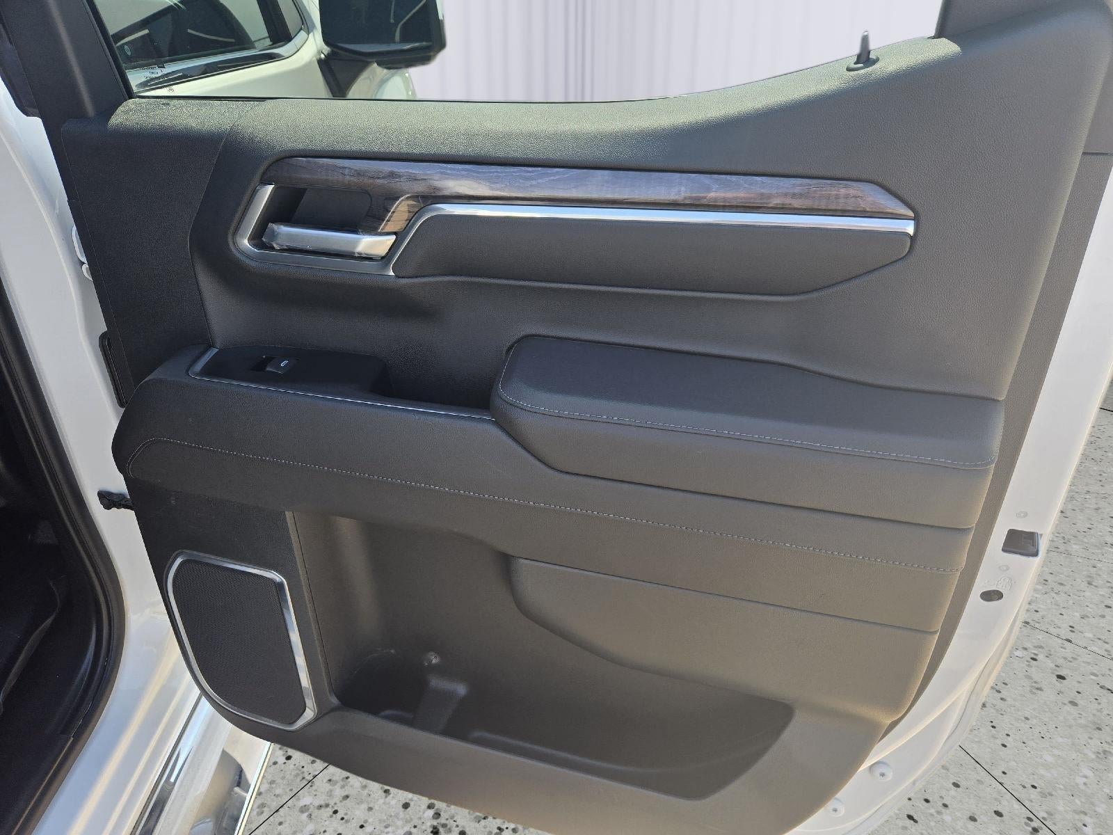 2023 Chevrolet Silverado 1500 4WD Crew Cab Short Bed LTZ
