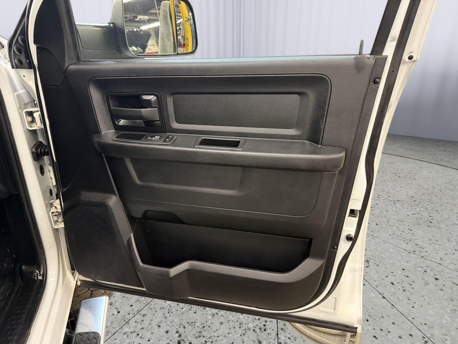 2021 RAM 3500 Tradesman Crew Cab 4x4 8' Box