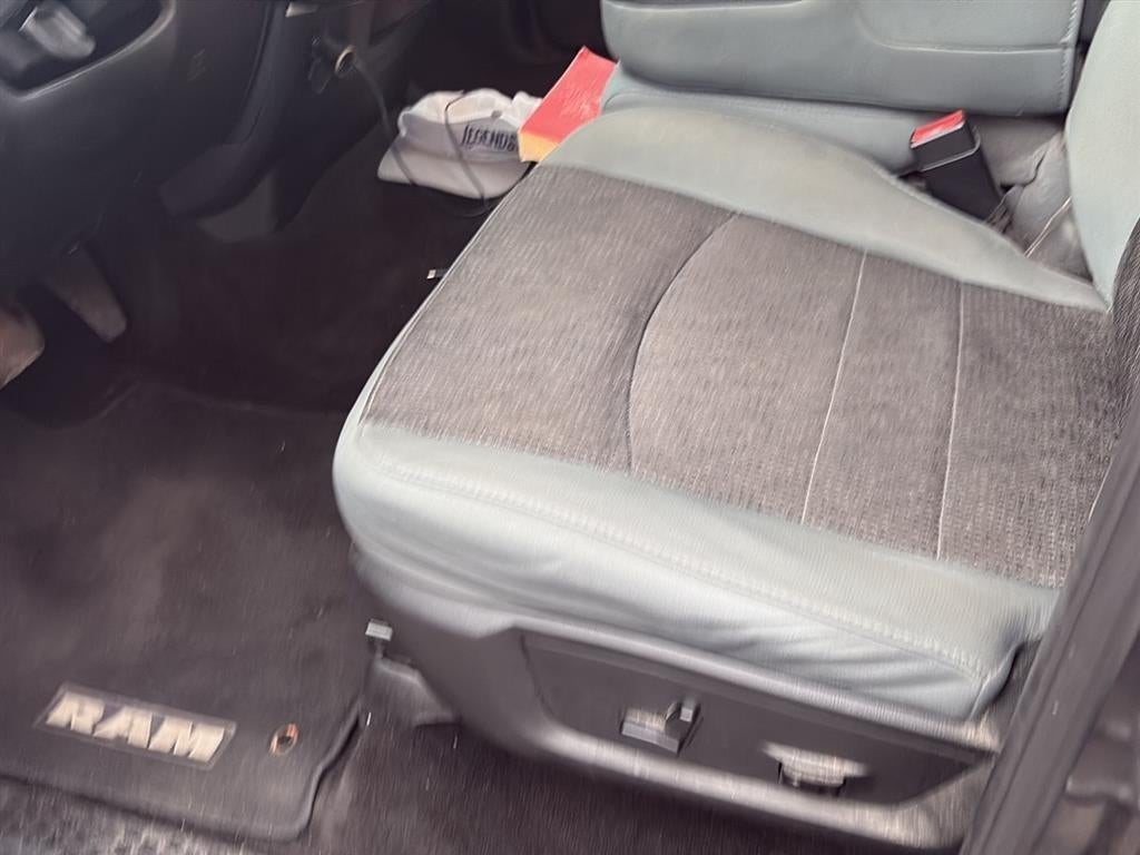 2017 RAM 1500 Big Horn Crew Cab 4x4 5'7' Box