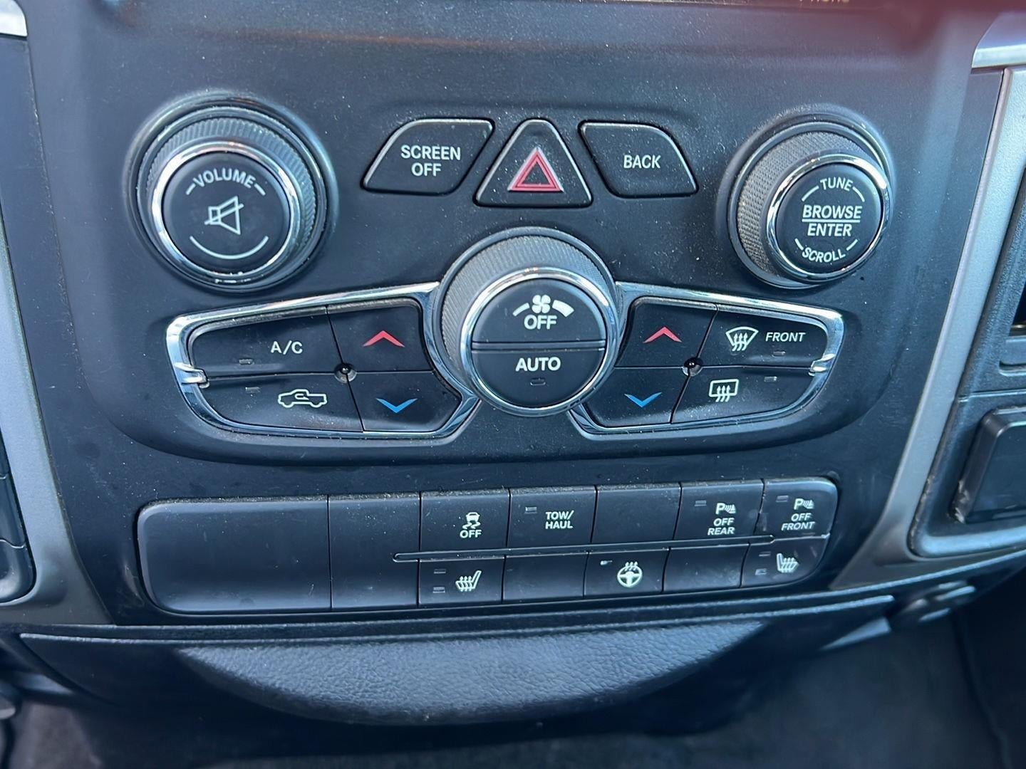 2017 RAM 1500 Big Horn Crew Cab 4x4 5'7' Box