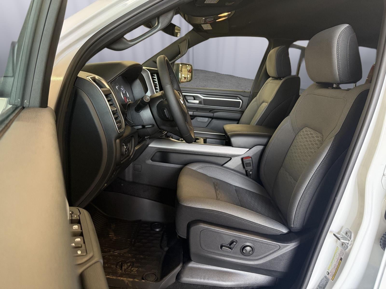 2026 RAM 1500 Big Horn Crew Cab 4x4 5'7' Box