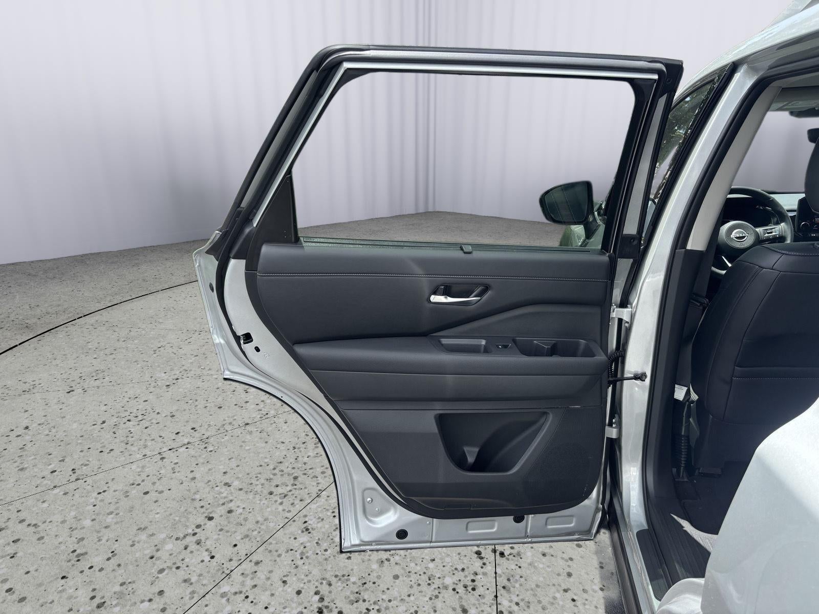 2025 Nissan Pathfinder SL 4WD