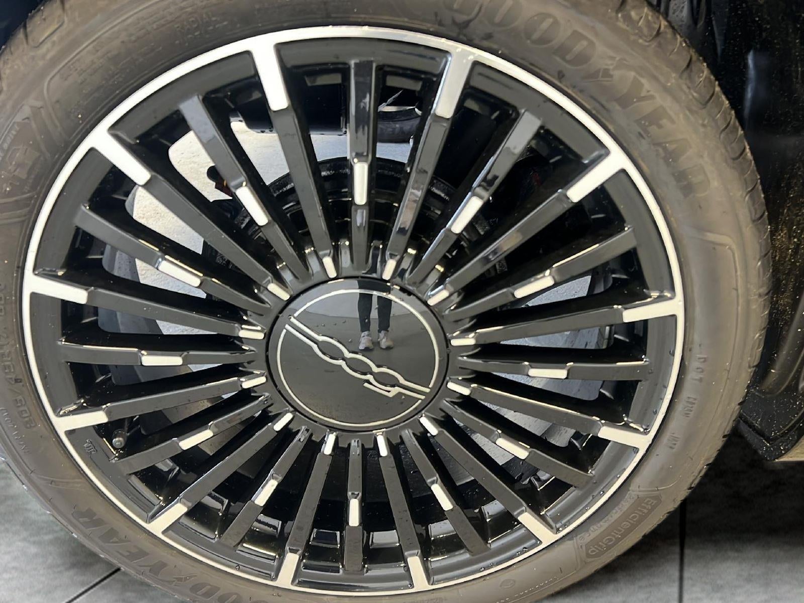 2024 FIAT FIAT 500e 500e INSPI(RED)