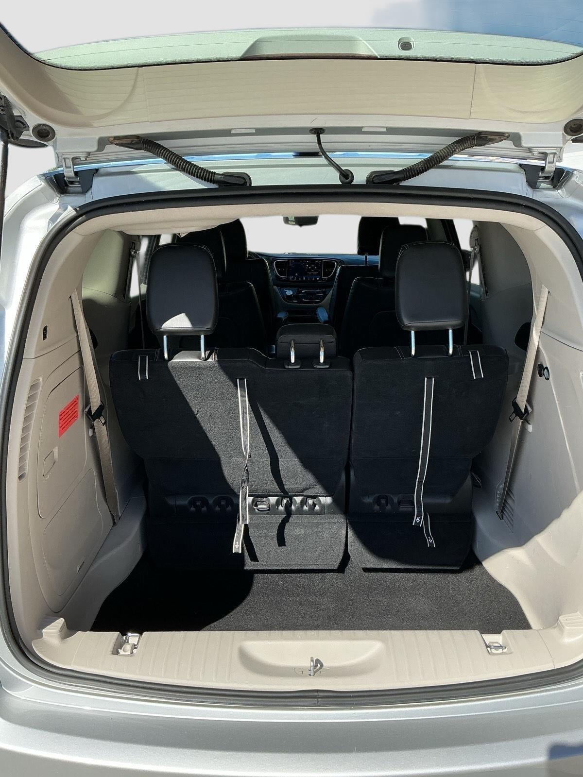 2024 Chrysler Pacifica Hybrid Select