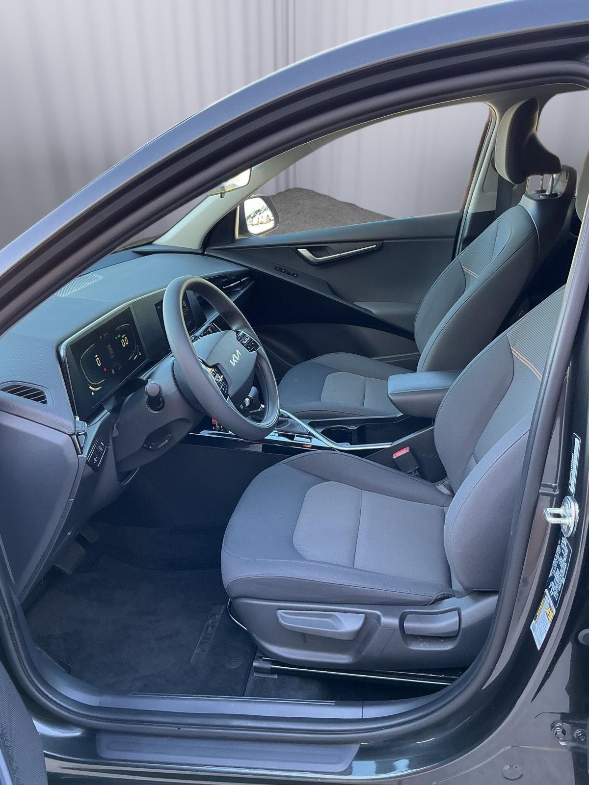 2025 Kia Niro LX