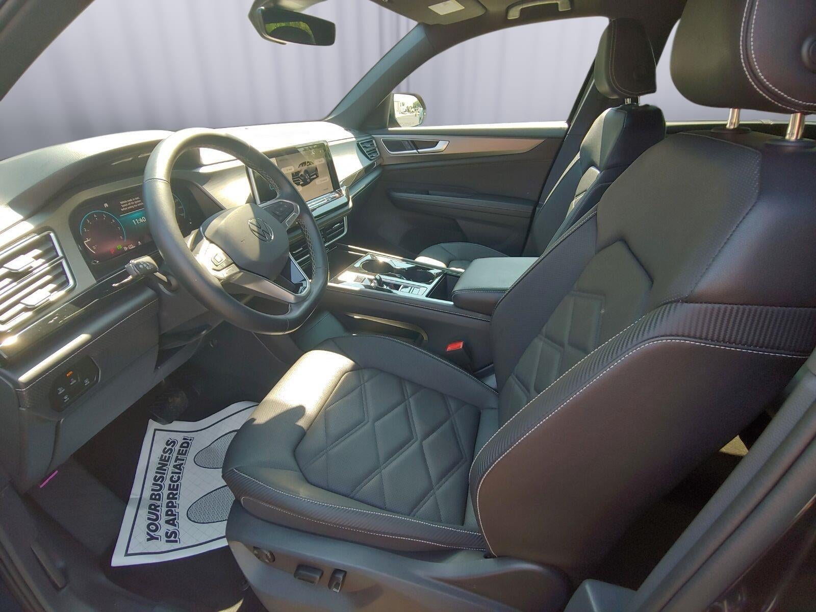 2025 Volkswagen Atlas Cross Sport 2.0T SE w/Technology