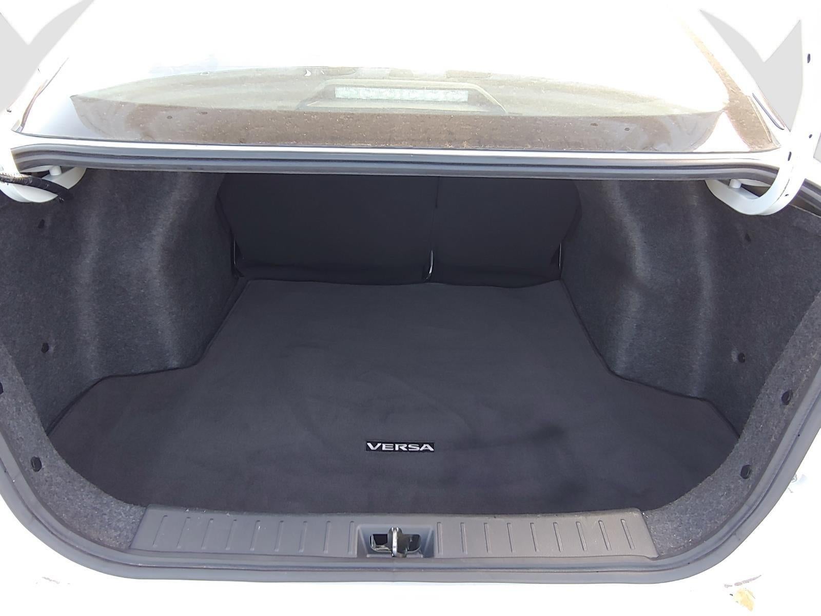 2020 Nissan Versa SR