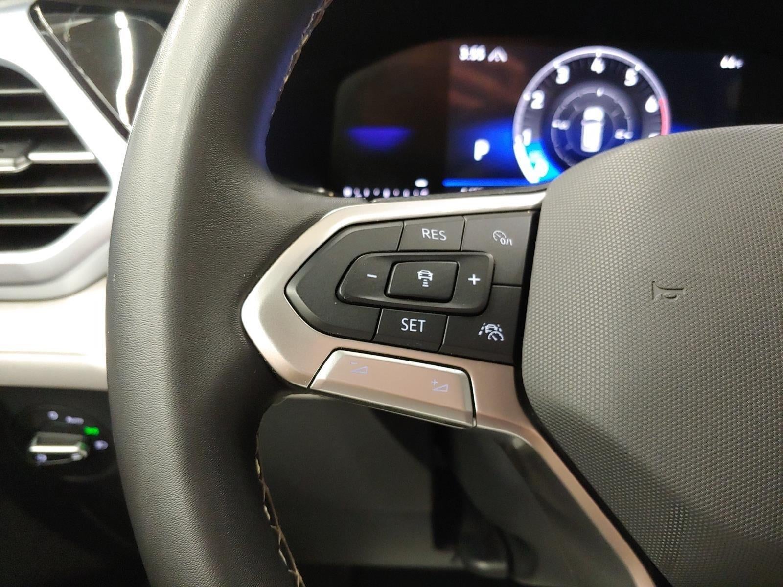 2025 Volkswagen Taos SE