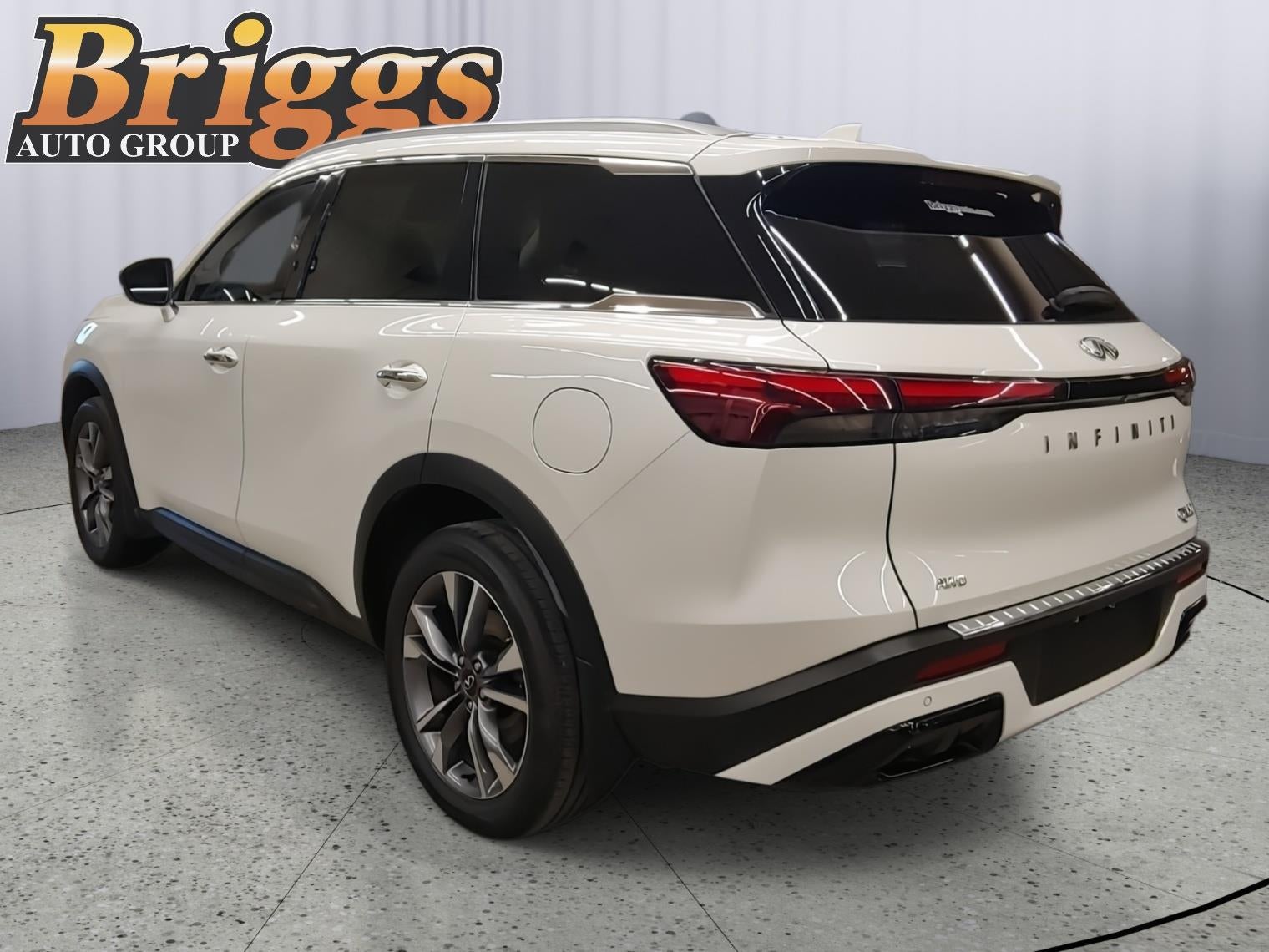 2023 INFINITI QX60 LUXE