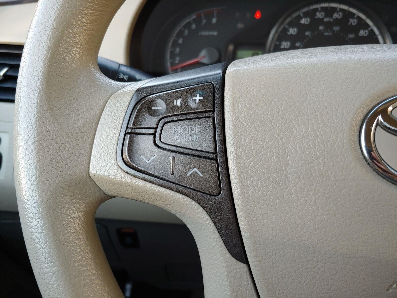 2011 Toyota SIENNA Base
