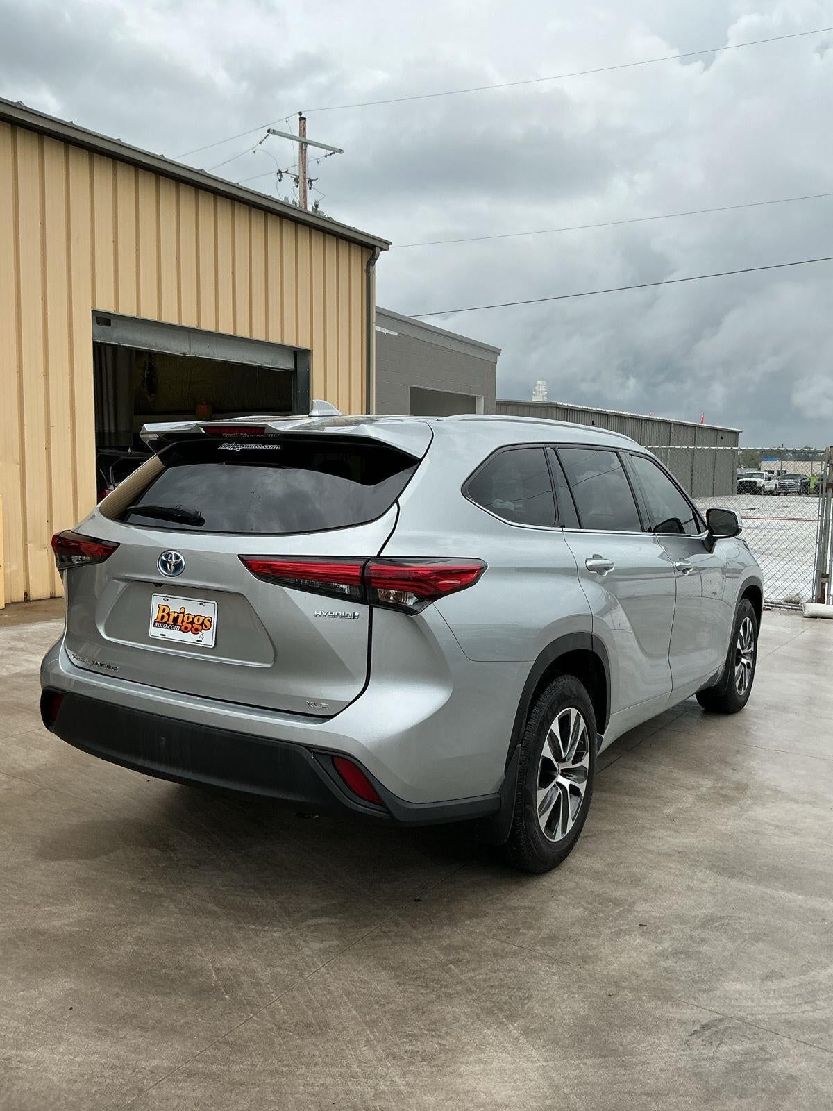 2022 Toyota Highlander Hybrid XLE