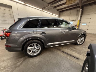 2022 Audi Q7 Premium Plus