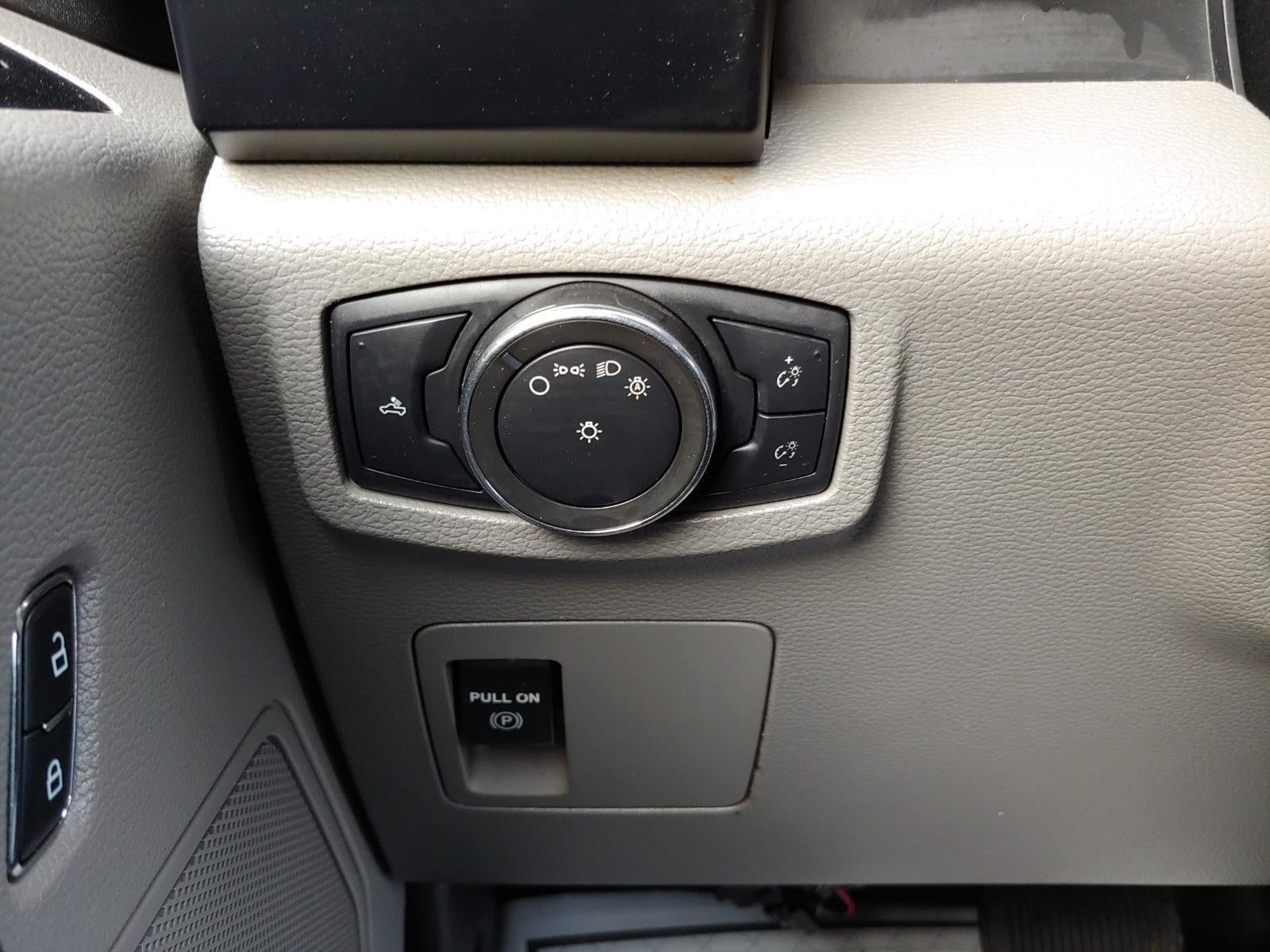 2015 Ford F-150 Base