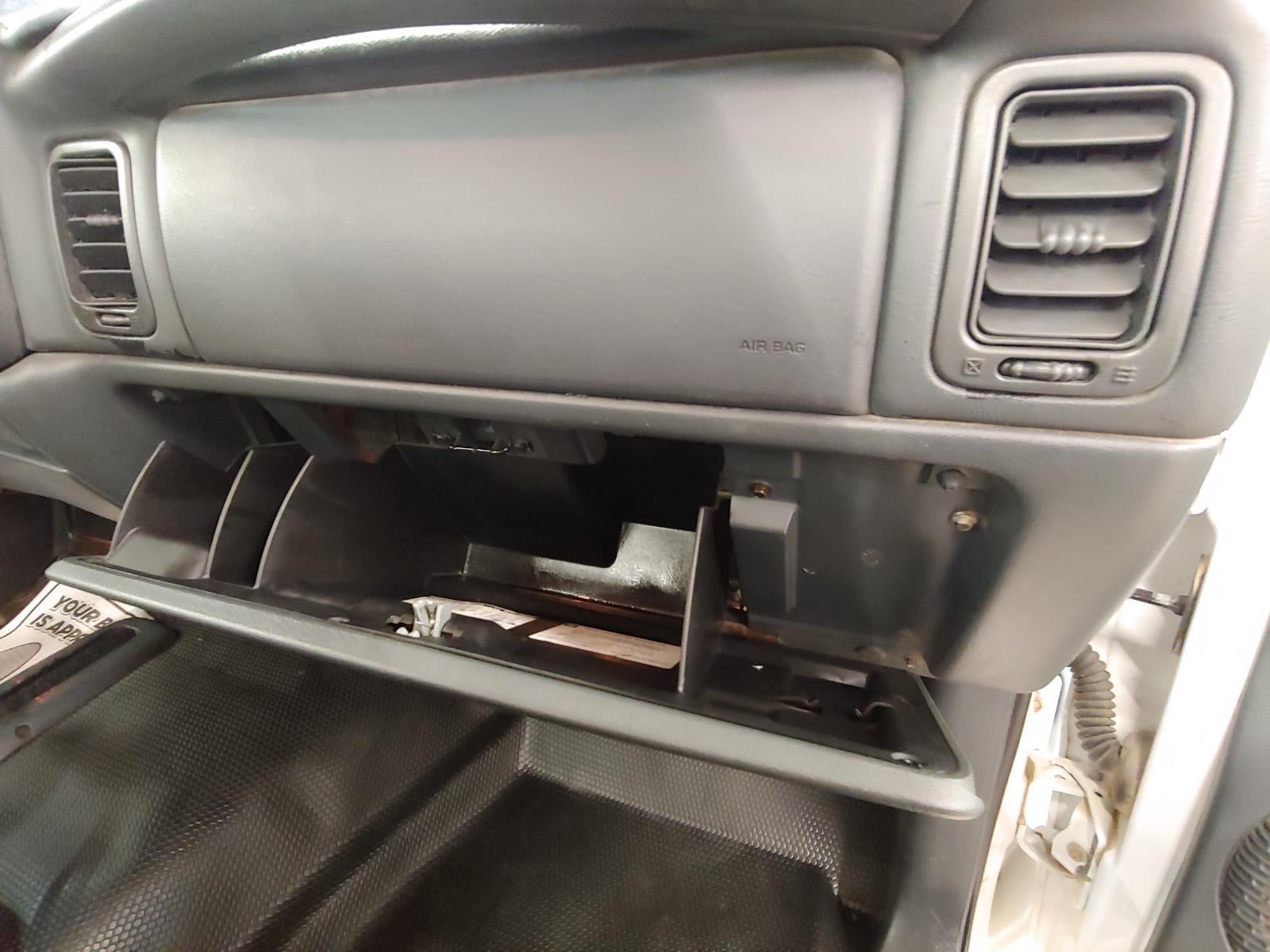 2002 Chevrolet Silverado 2500HD Reg Cab 133" WB 4WD