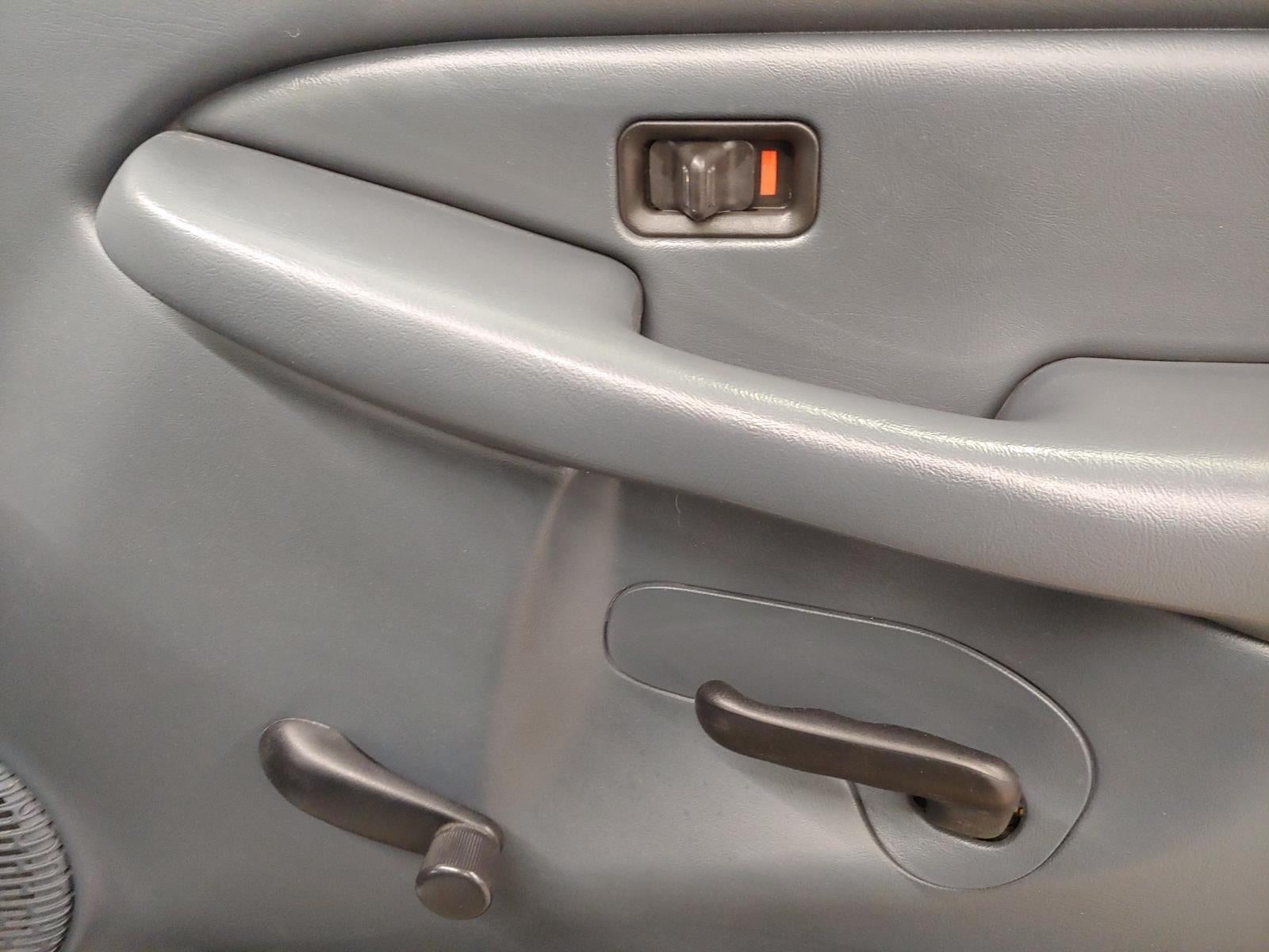 2002 Chevrolet Silverado 2500HD Reg Cab 133" WB 4WD