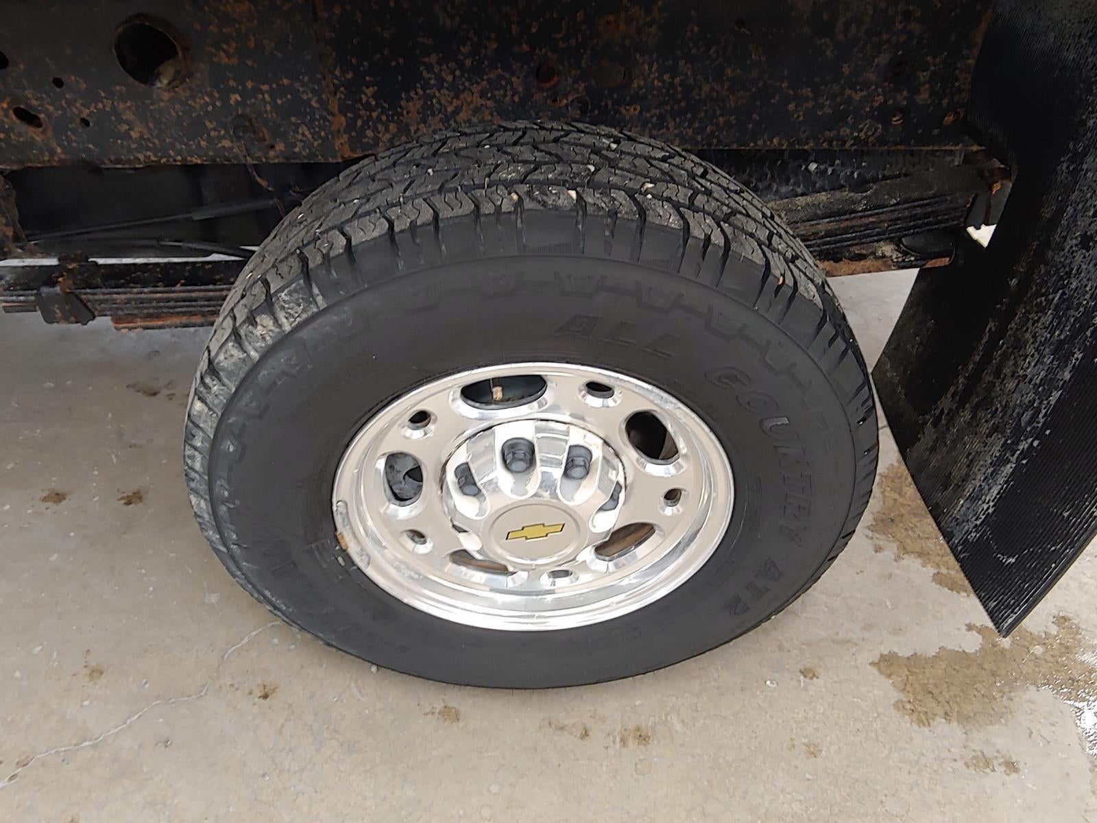 2002 Chevrolet Silverado 2500HD Reg Cab 133" WB 4WD