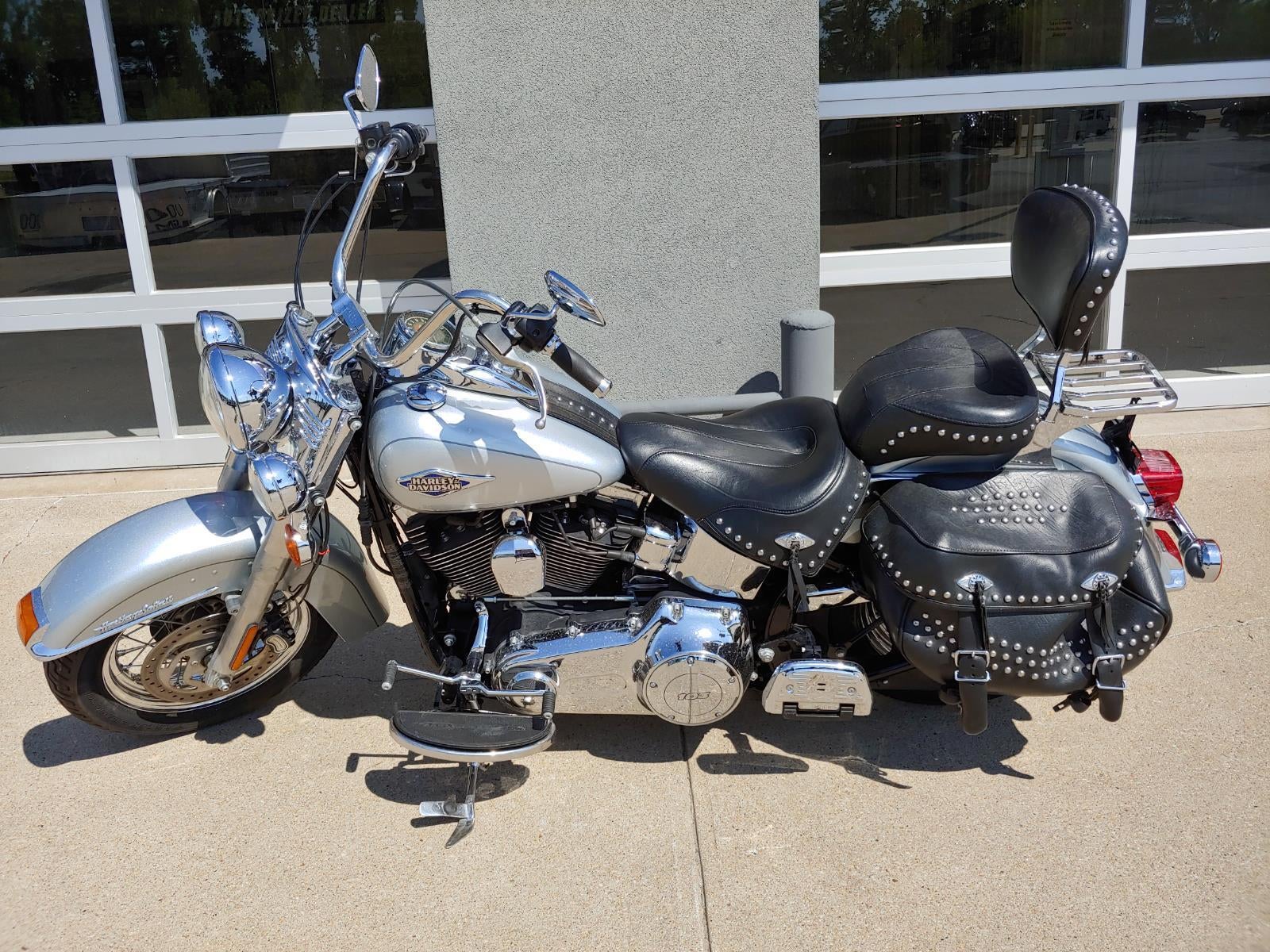 2015 HARLEY-DAVIDSON SOFTTAIL HERITAGE CLASSIC Base