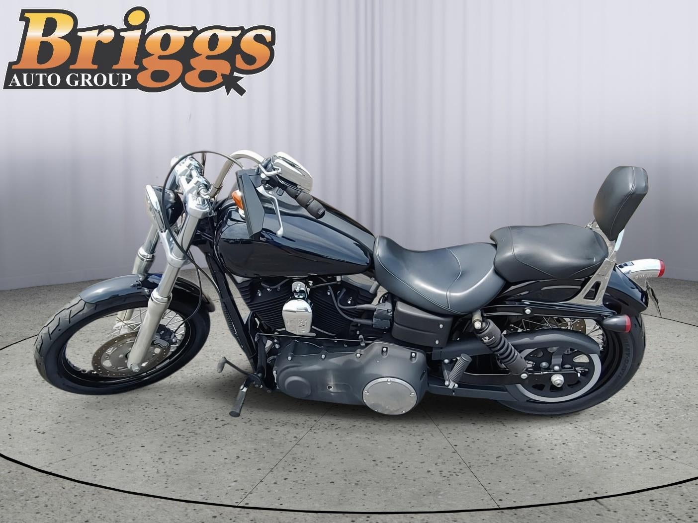2011 HARLEY-DAVIDSON STREETBOB Base