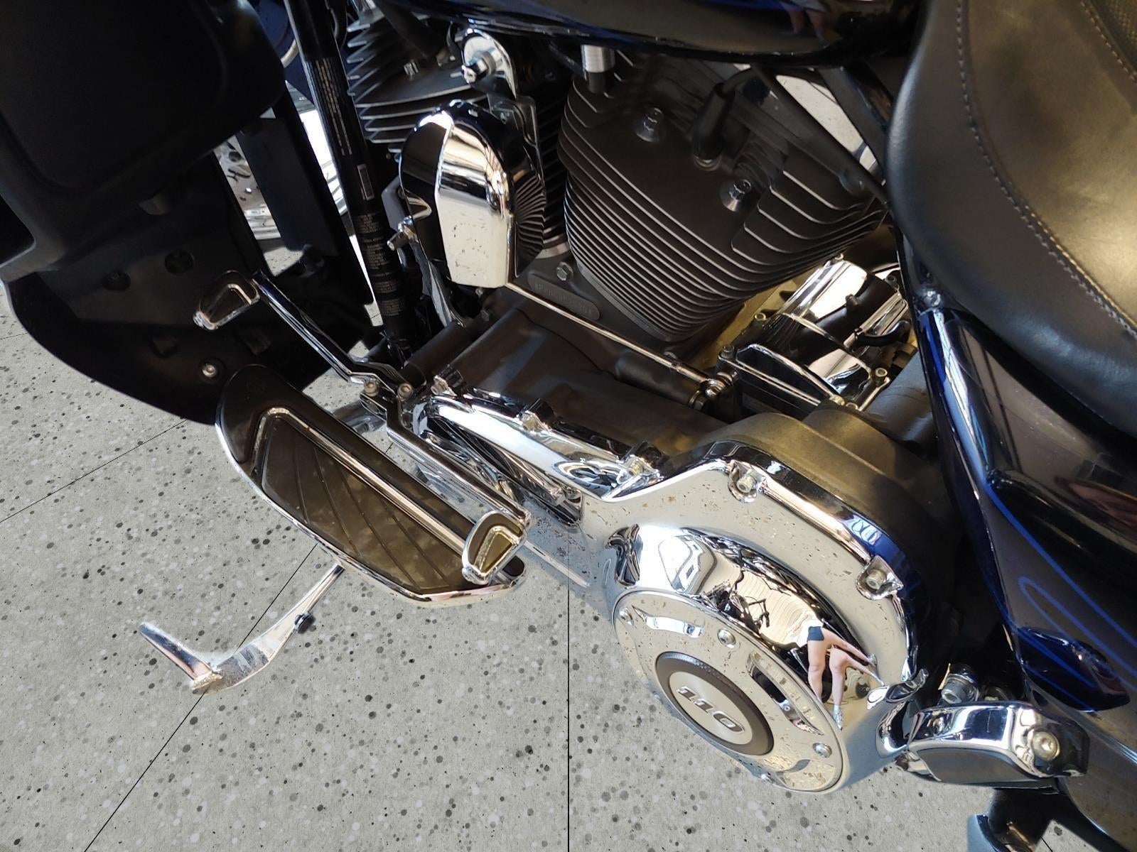 2016 HARLEY-DAVIDSON STREET GLIDE CVO Base