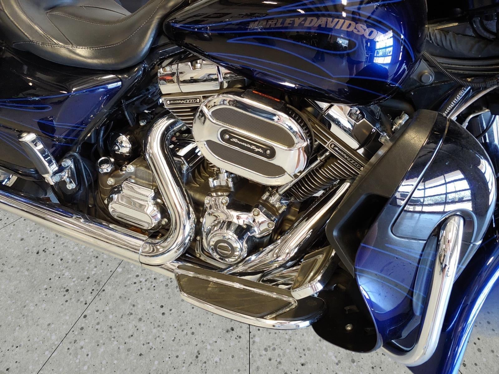 2016 HARLEY-DAVIDSON STREET GLIDE CVO Base