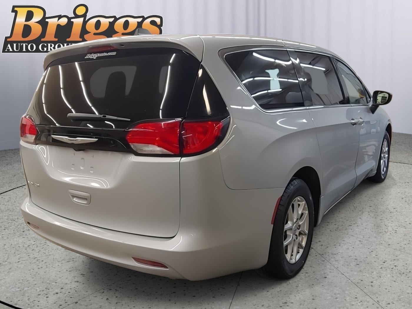 2024 Chrysler Voyager LX