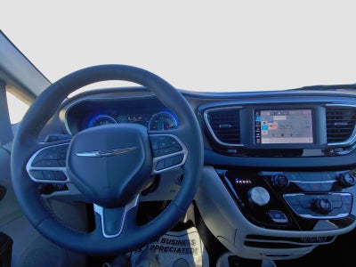 2024 Chrysler Voyager LX