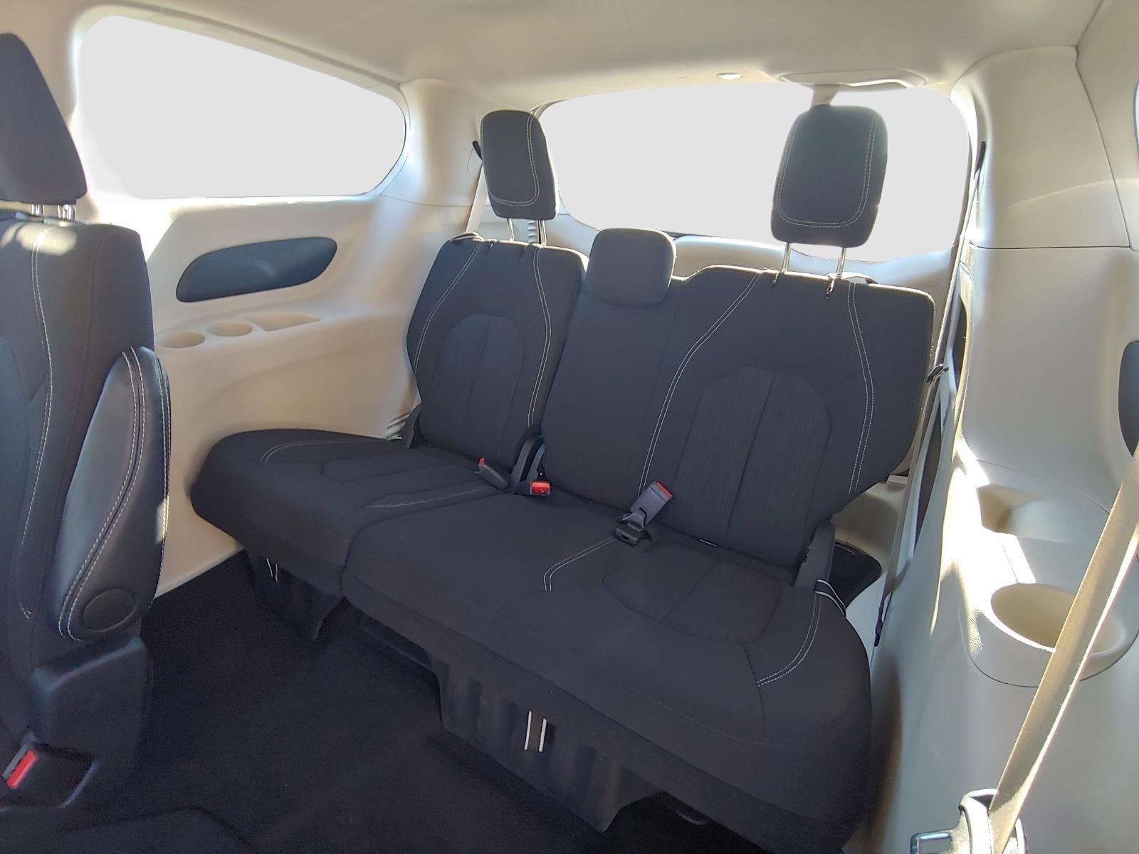 2024 Chrysler Voyager LX