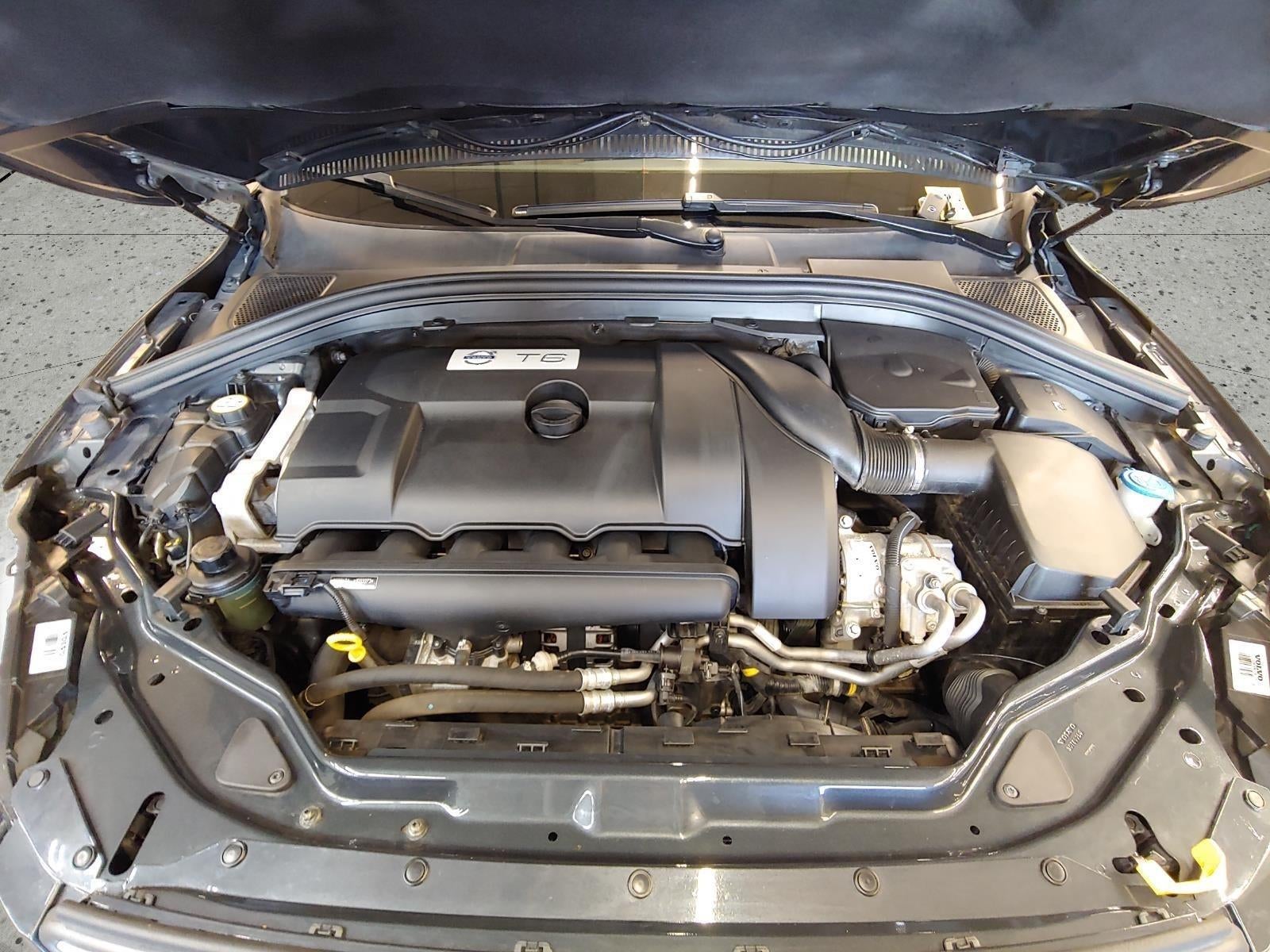 2015 Volvo XC60 T6 Platinum