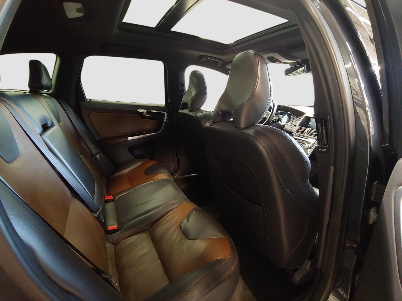 2015 Volvo XC60 T6 Platinum