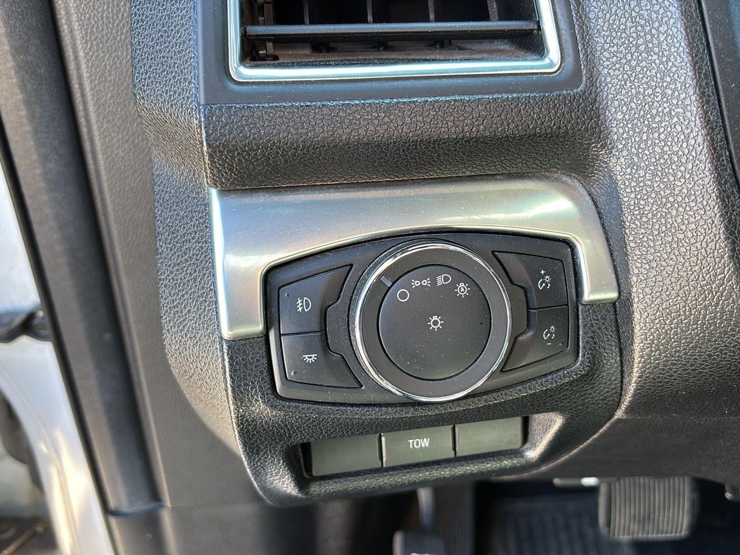 2016 Ford EXPLORER Base