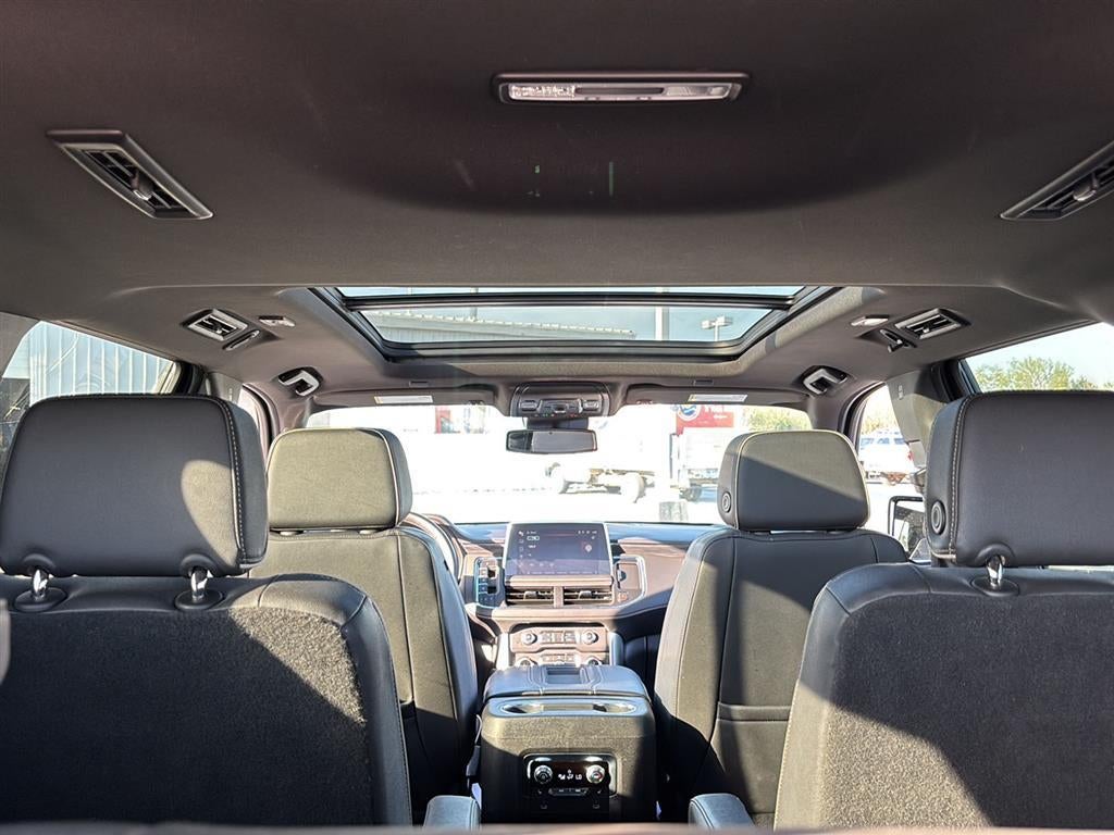 2023 GMC Yukon SLT - Photo 16