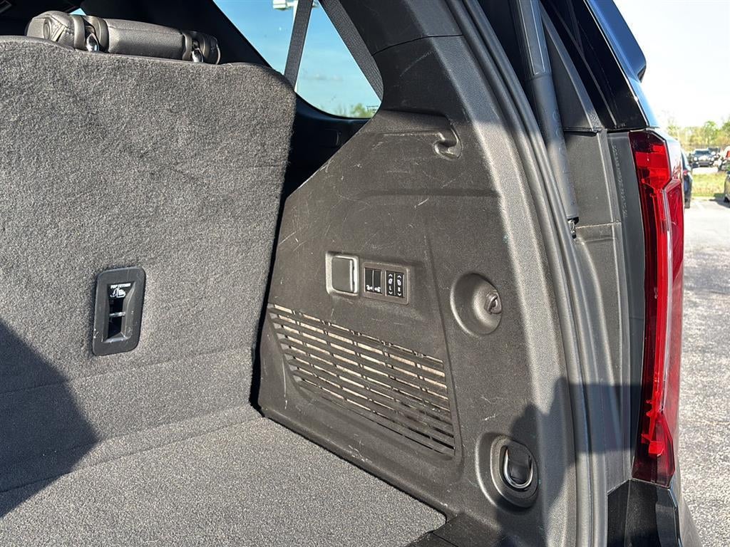 2023 GMC Yukon SLT - Photo 18