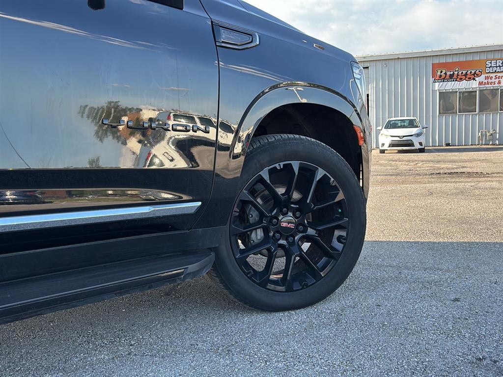 2023 GMC Yukon SLT - Photo 27