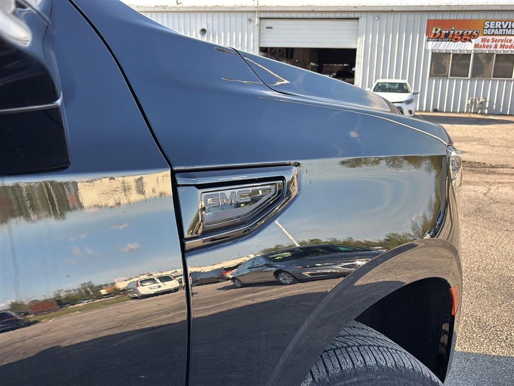 2023 GMC Yukon SLT - Photo 28