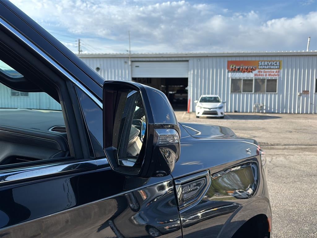 2023 GMC Yukon SLT - Photo 29